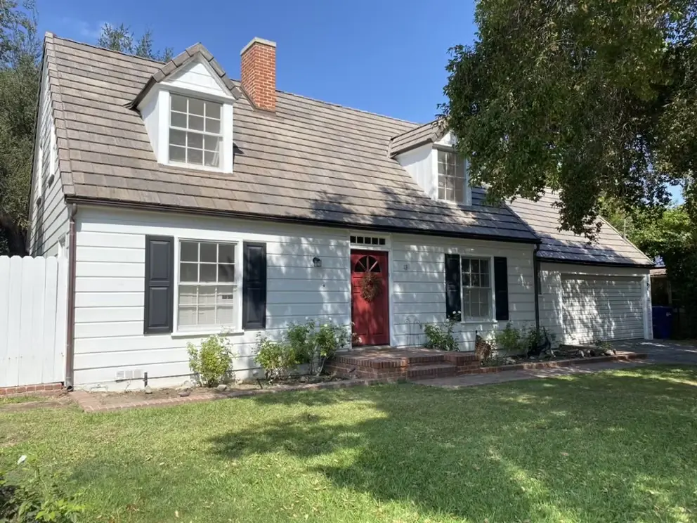 Cape Cod Home Re-Roof by Final Touch Roofing